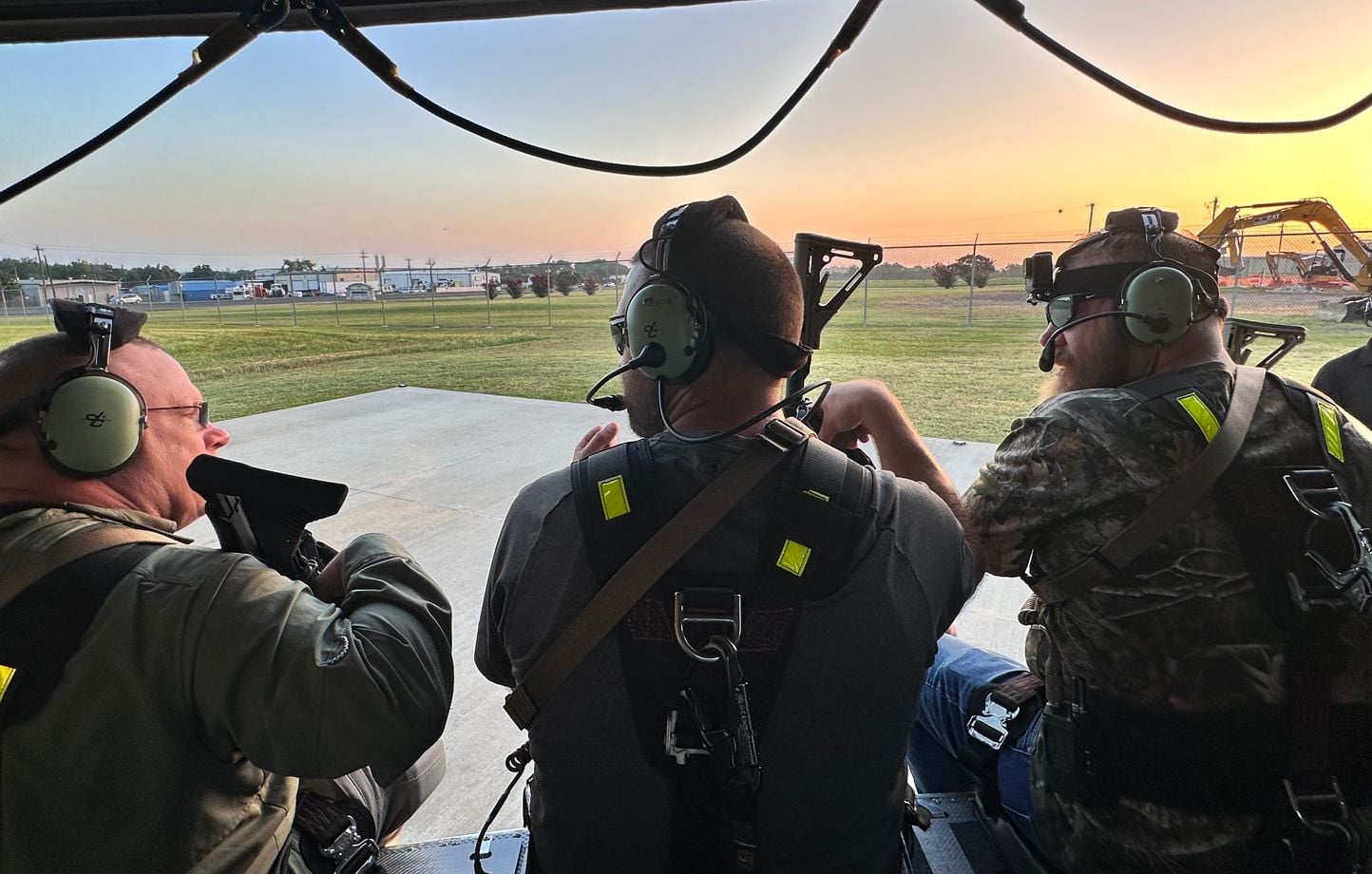 “Entiendo que pueda chocar”… Viaje en helicóptero con estos texanos que cazan jabalíes con fusiles de asalto “Entiendo que pueda chocar”… Viaje en helicóptero con estos texanos que cazan jabalíes con fusiles de asalto